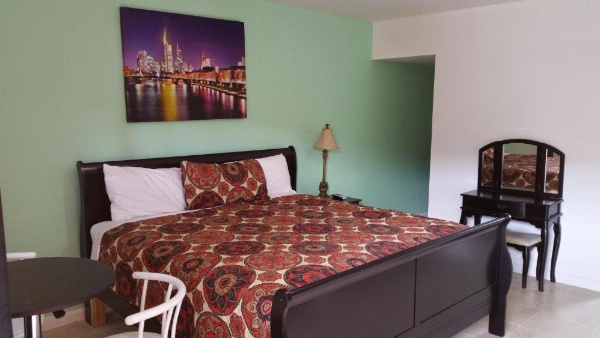 Royal Budget Inn image 10