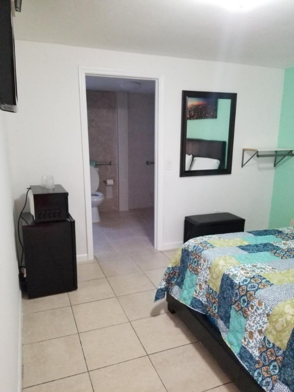 Royal Budget Inn image 13