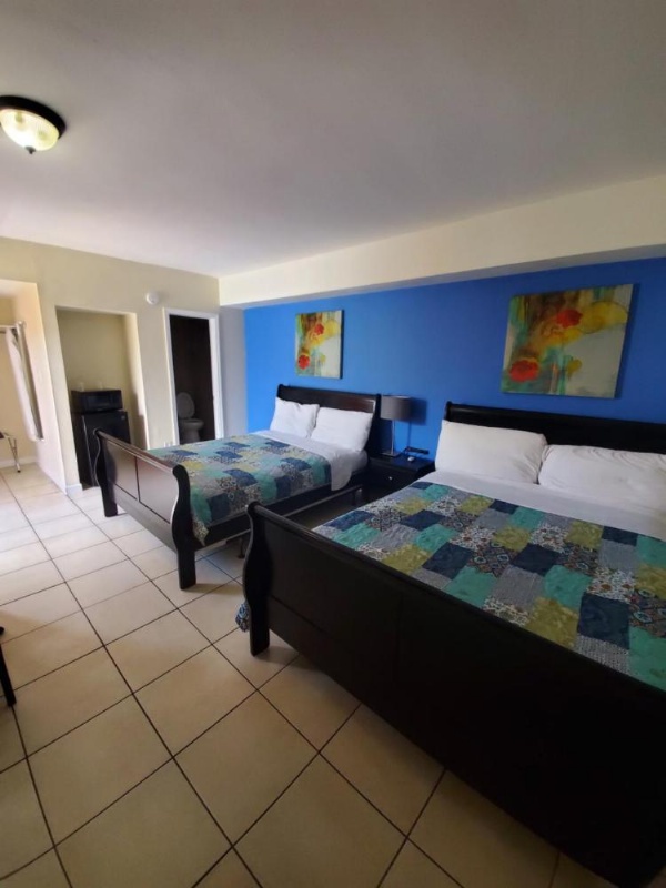 Royal Budget Inn image 5